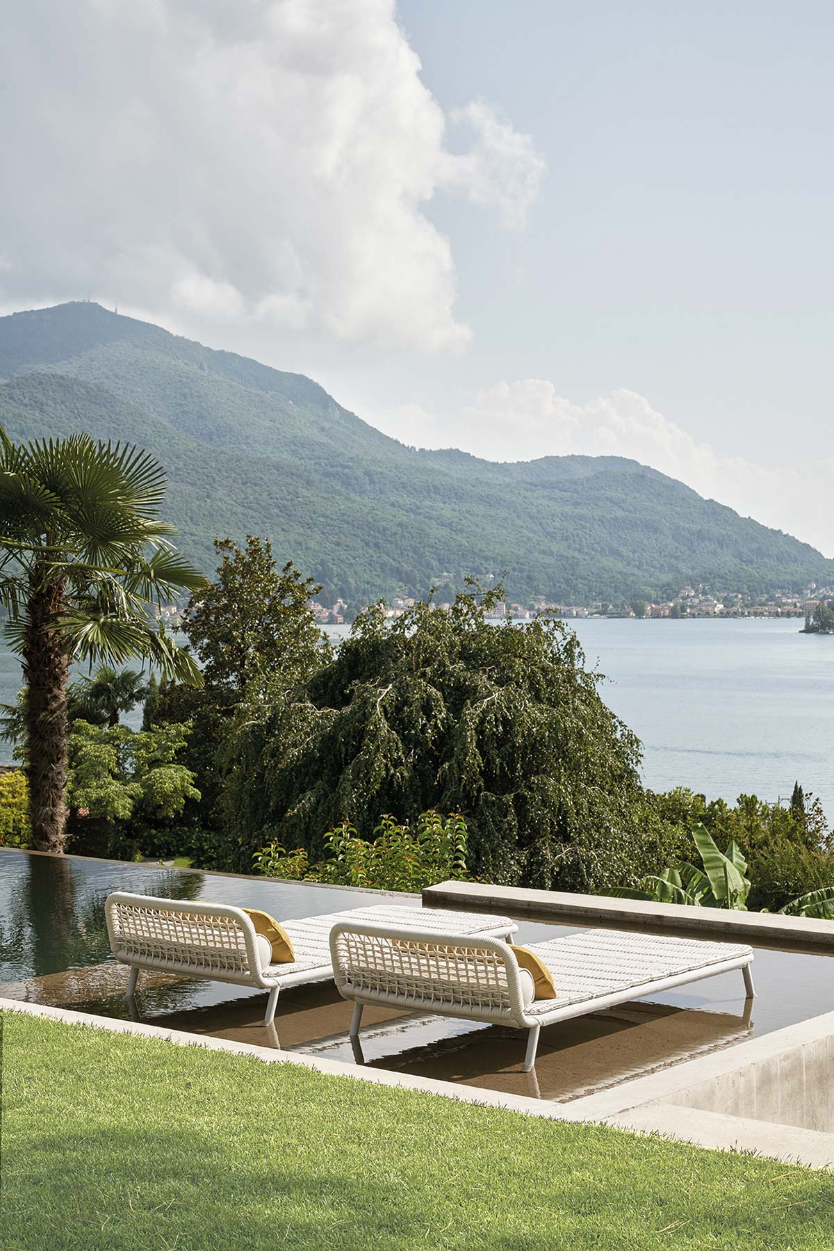 Noa Open Air by Meridiani, Design Andrea Parisio