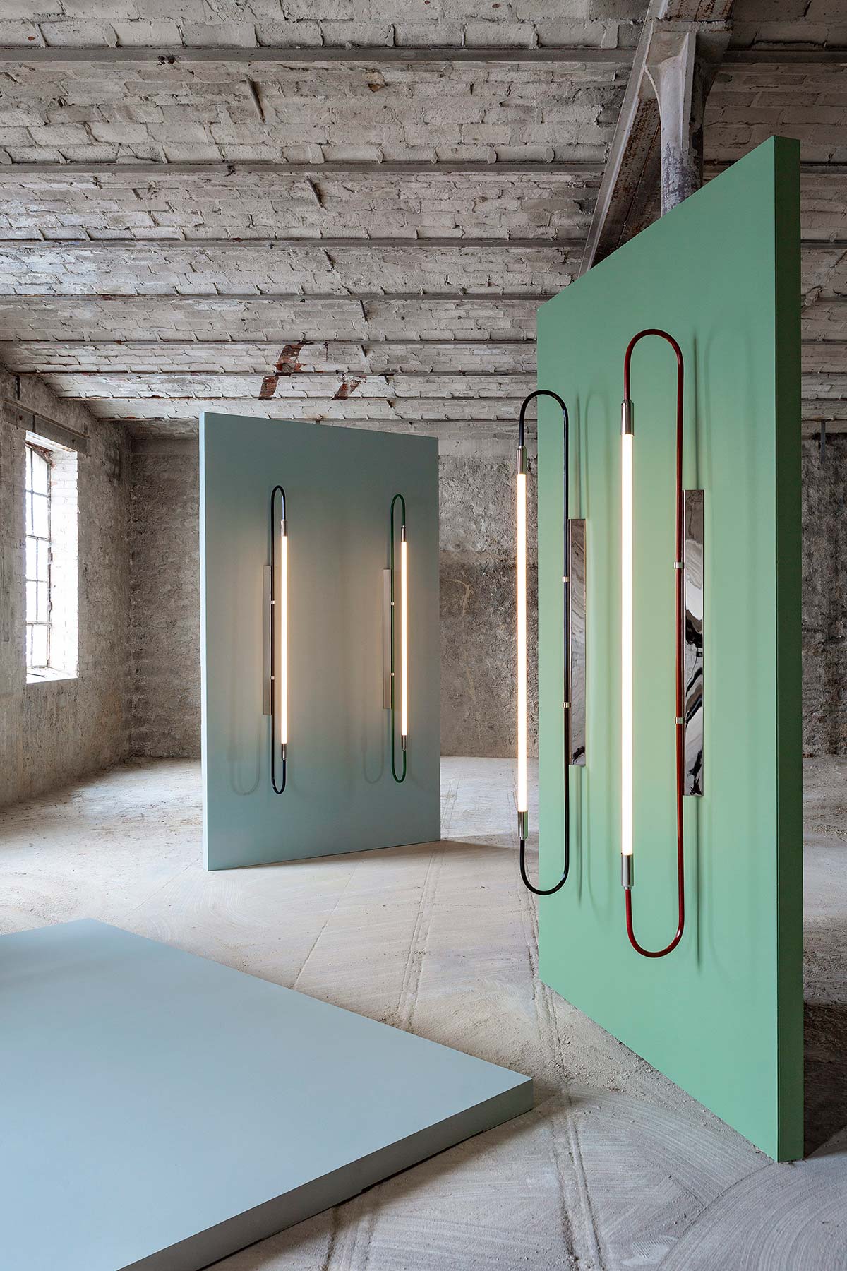 Simple 103 by Magic Circus Editions