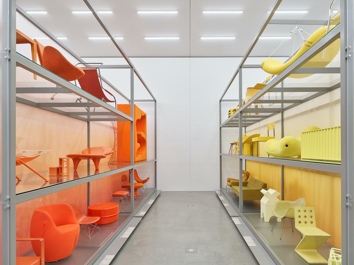 "Colour Rush! An Installation by Sabine Marcelis", Vitra Schaudepot © Vitra Design Museum. Ph: Mark Niedermann © VG Bild-Kunst, Bonn 2022