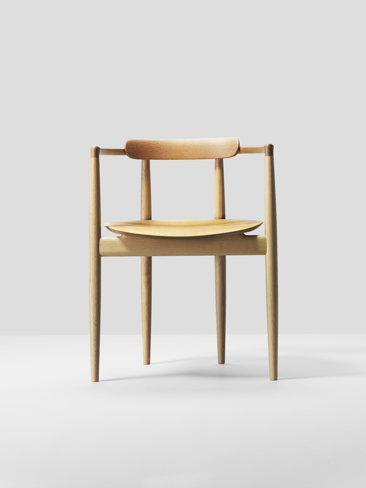 Miau armchair. Photo © Hiroshi Iwasaki