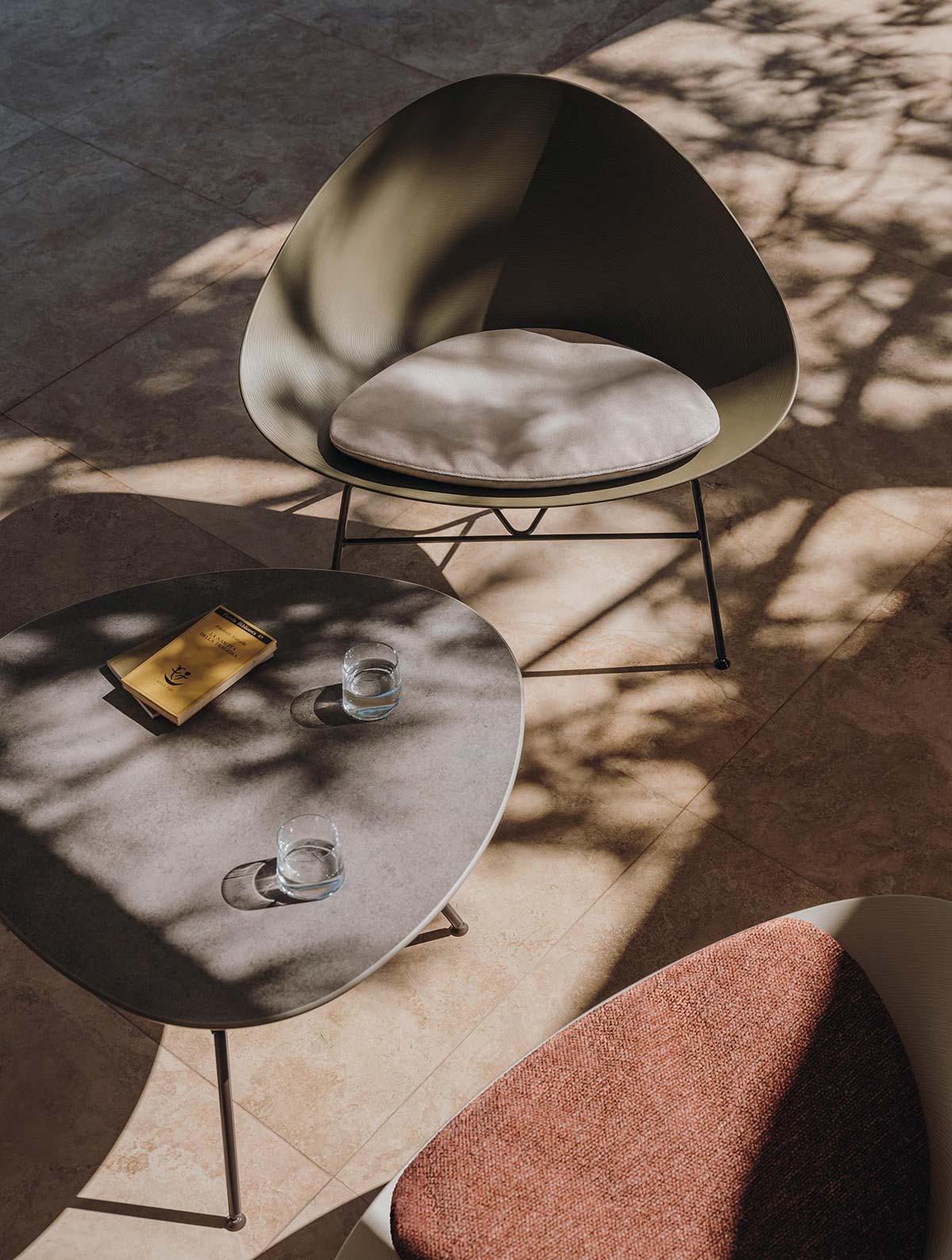 Adell by Arper, design Lievore + Altherr Désile Park