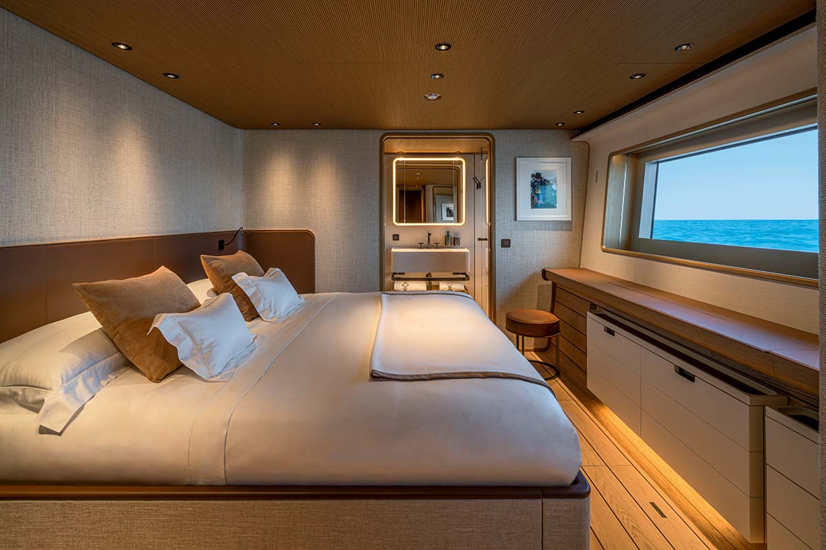 Navetta 38 by Custom Line
