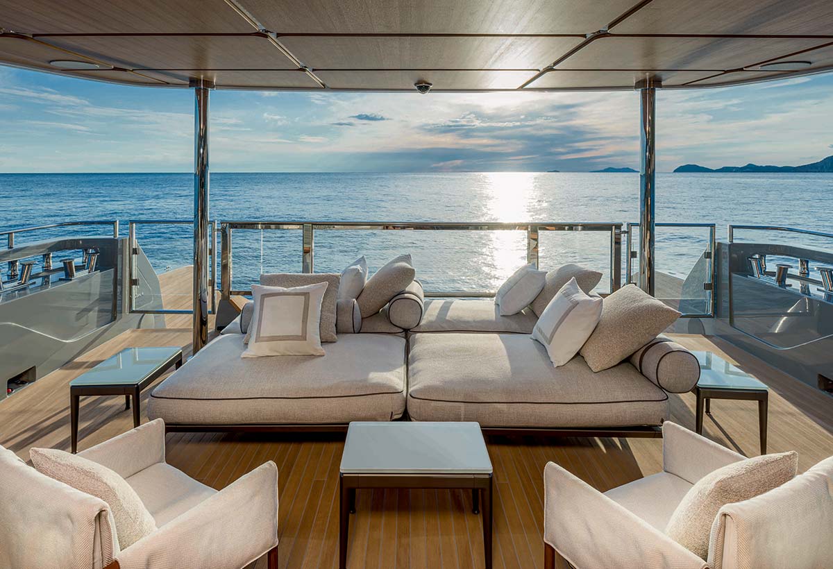 Navetta 38 by Custom Line