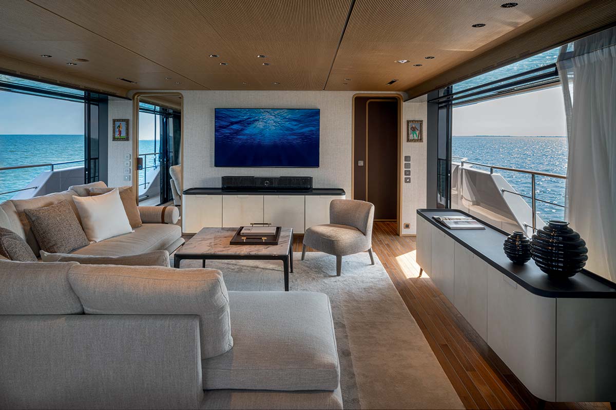 Navetta 38 by Custom Line